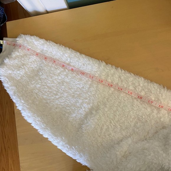 Super fluffy white pullover sweater from Gap - Picture 5 of 6